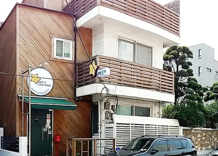 Cozzzy Guesthouse
